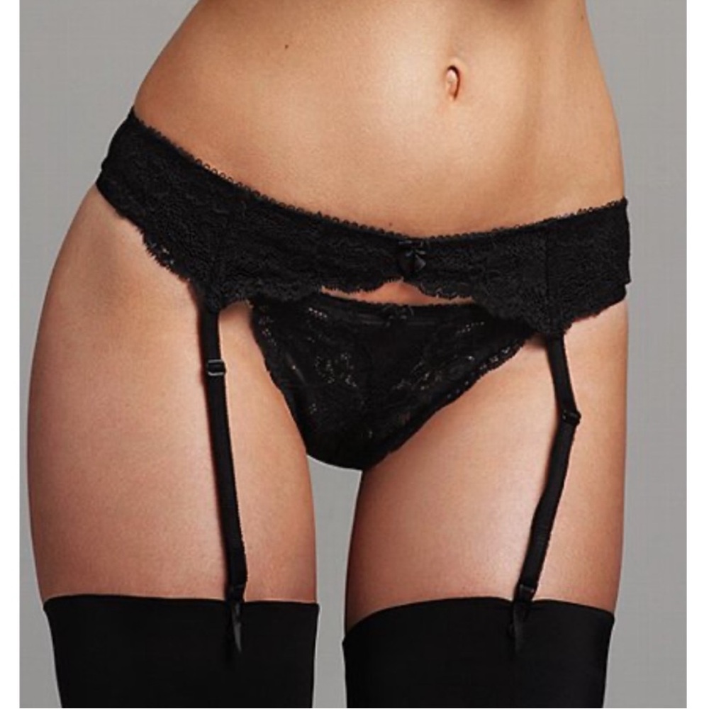 Victoria’s Secret, size XS/S: vintage Dream Angels garter belt with ribbon clips